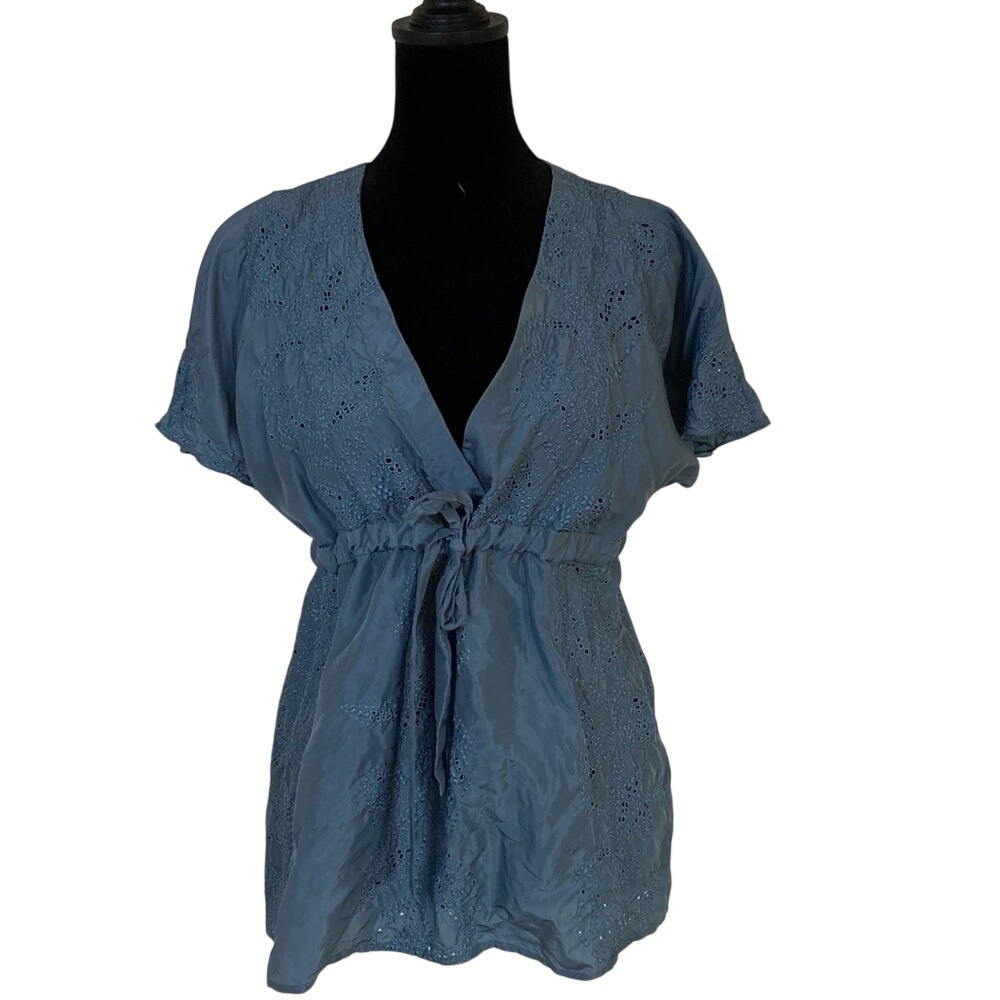 Banana Republic Womens Blue Eyelet Tie-Waist Silk Top Size Small Feminine Girly